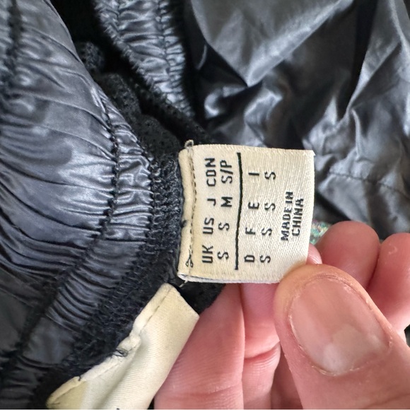 Adidas x Oyster Shorts - Picture 6 of 9